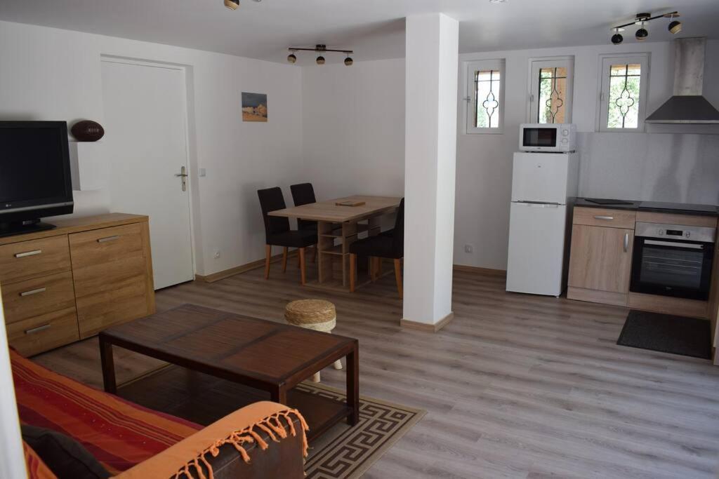 Appartement Neuf Et Independant Dans Rez-De-Villa Валорис Екстериор снимка